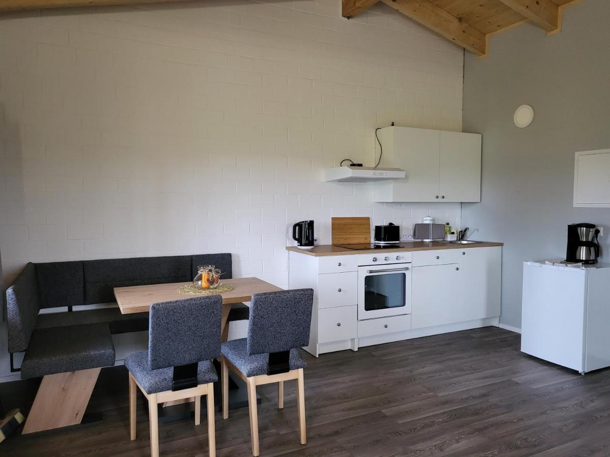 Peenehof Koeppen - Ferienwohnungen & Schlaffaesser Jordenstorf Exterior foto