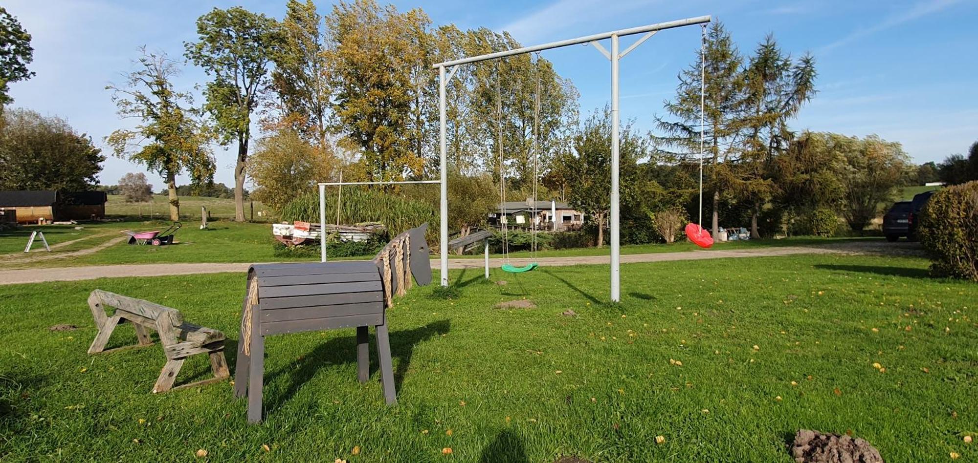 Peenehof Koeppen - Ferienwohnungen & Schlaffaesser Jordenstorf Exterior foto